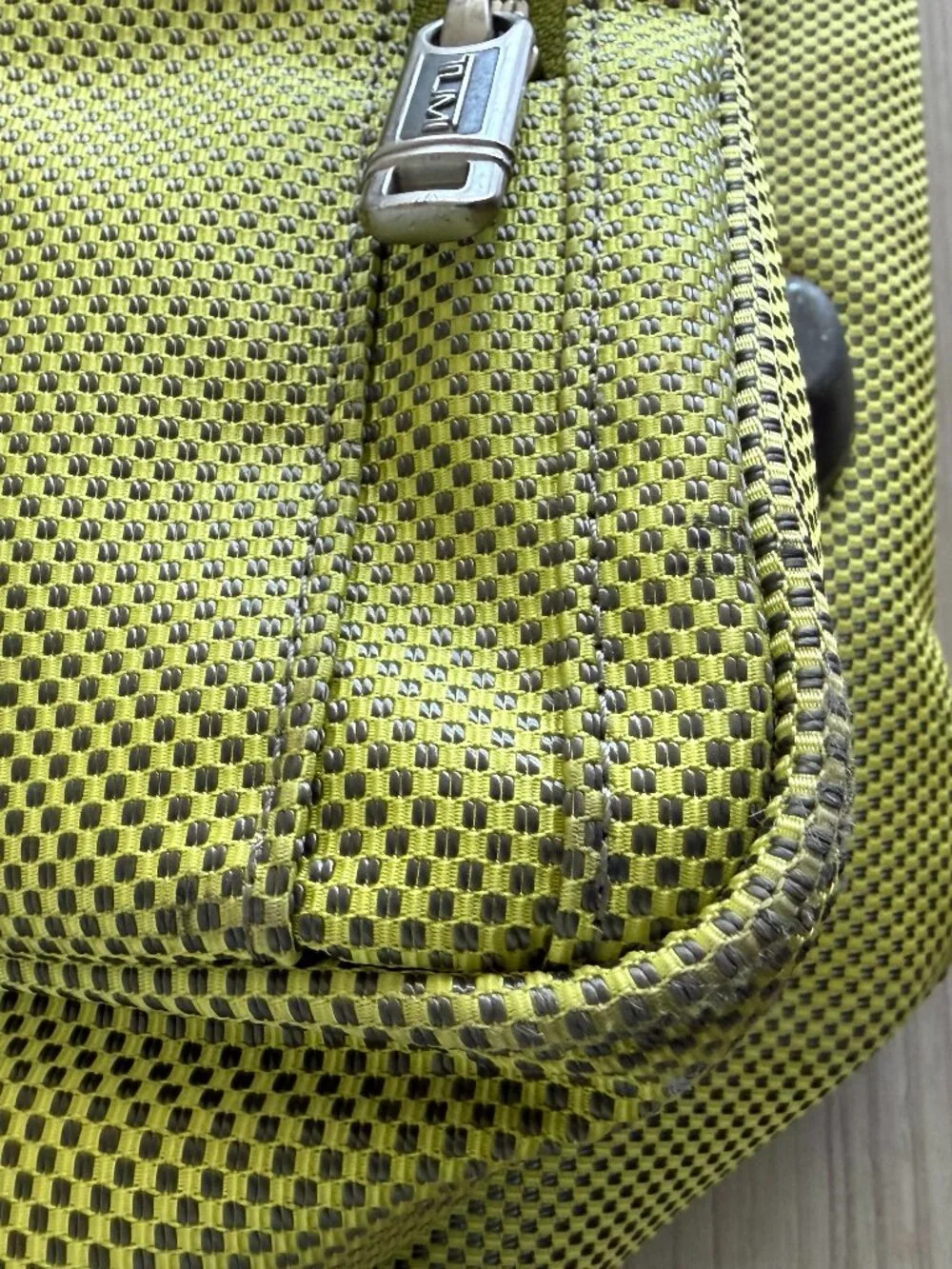 Tumi Ballistic Nylon Tote Bag with Shoulder Strap Kiwi Green